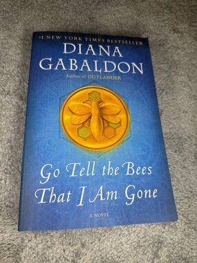Diana Gabaldon "Go Tell the Bees That I Am Gone" - Blue Cover